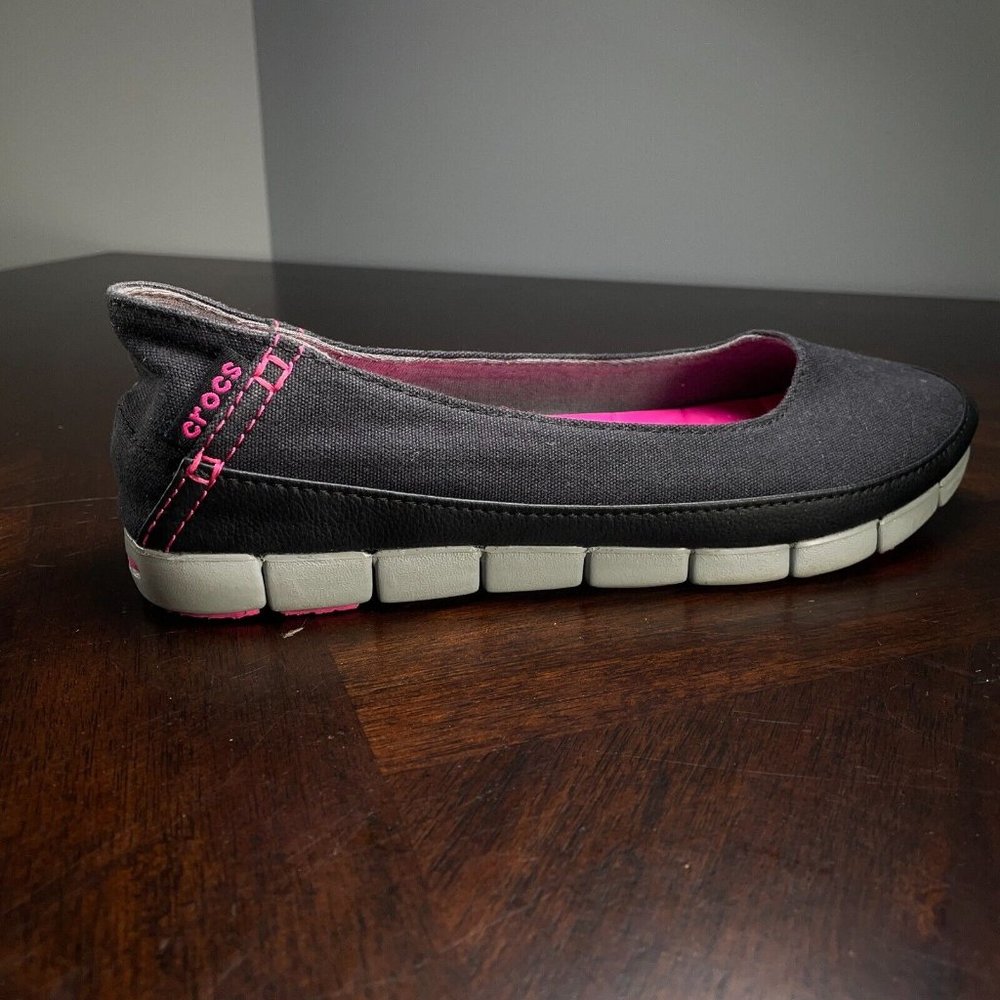 Crocs Stretch Sole Charcoal Canvas SlipOn Flat Loafer Shoes Womens 7 Pink Casual